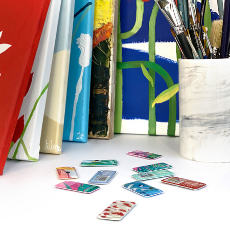 Брелок ISBC с функционалом карты "Тройка" "Городские джунгли; Красные тюльпаны" арт. 121-21240